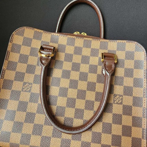 Authentic LV Triana - Picture 8 of 16